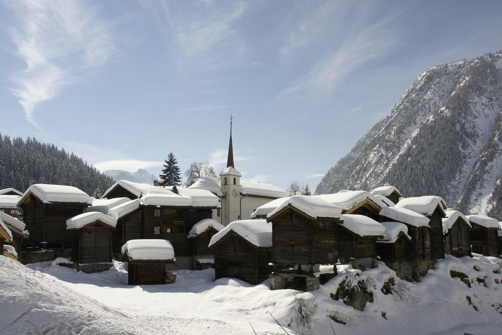 Swissalpschalet Chalet Timber Inn 4-5 Blatten bei Naters Exterior photo